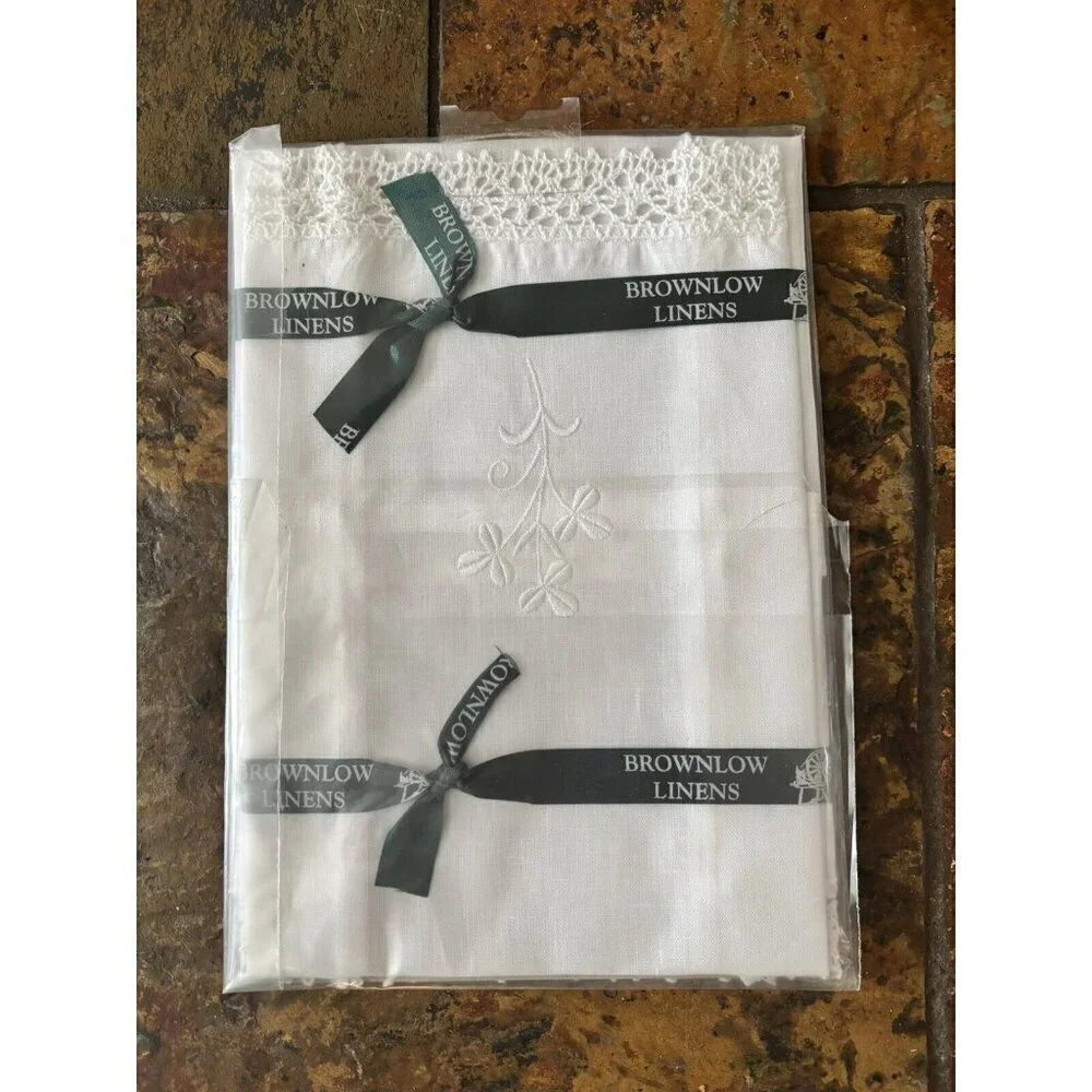 NEW Vintage Brownlow Irish Linen Finger Tip Towels Set of 2 Embroidered Shamrock